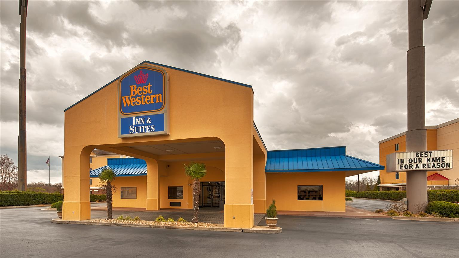 Best Western Inn & Suites Byron Eksteriør billede